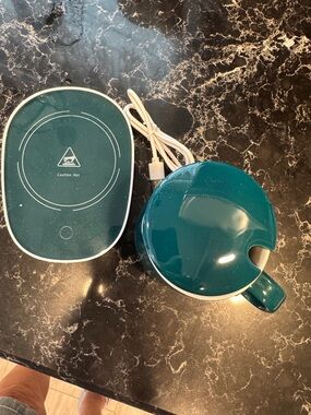 Teal Ceramic Mug with Electric Warming Plate, Lid & Spoon.